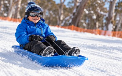 How do Lake Mountain’s toboggan runs and tickets work?